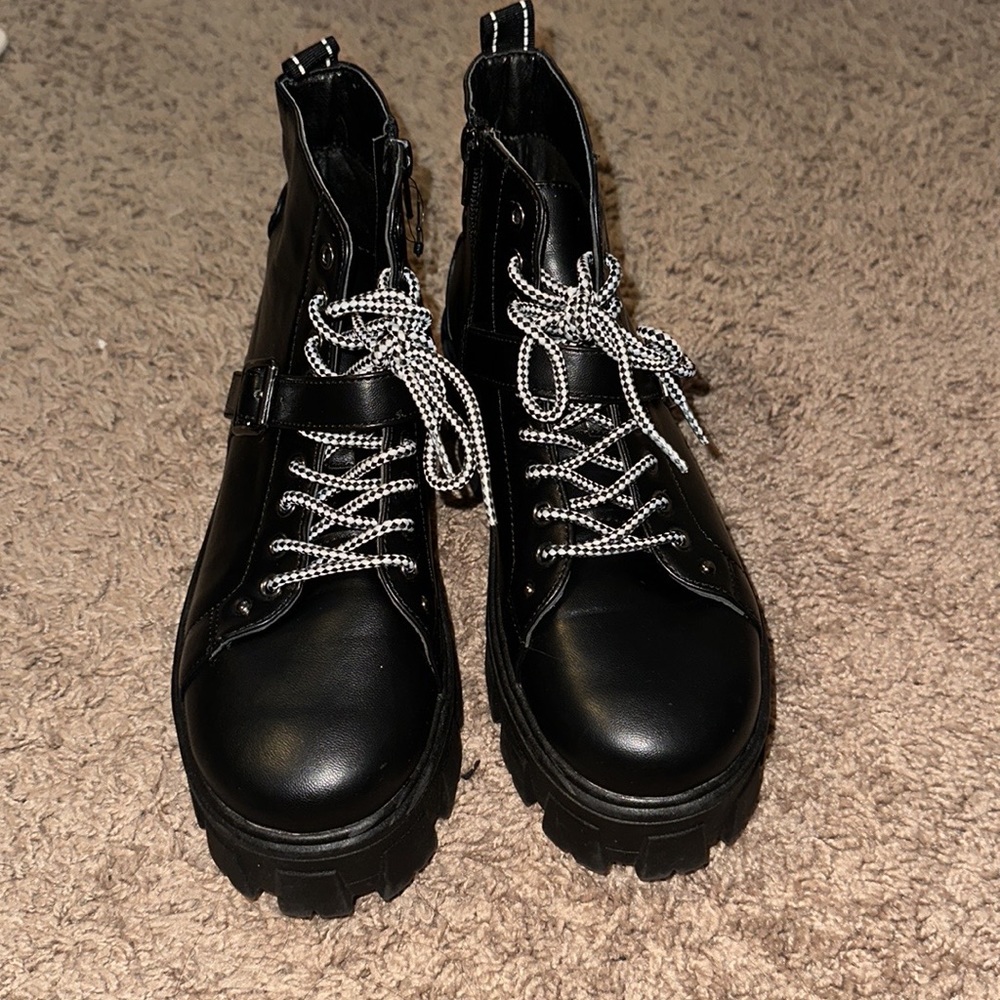 Lace up black strap platform booties size 8